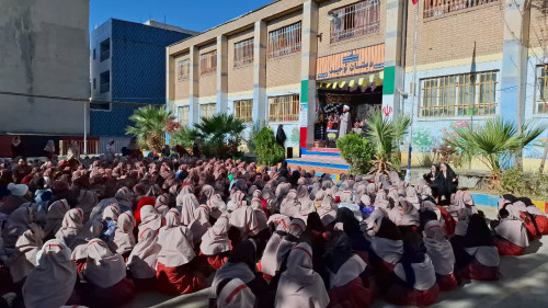 دبیر ستاد امر به معروف لرستان در جمع دانش‌آموزان دبستان توحید